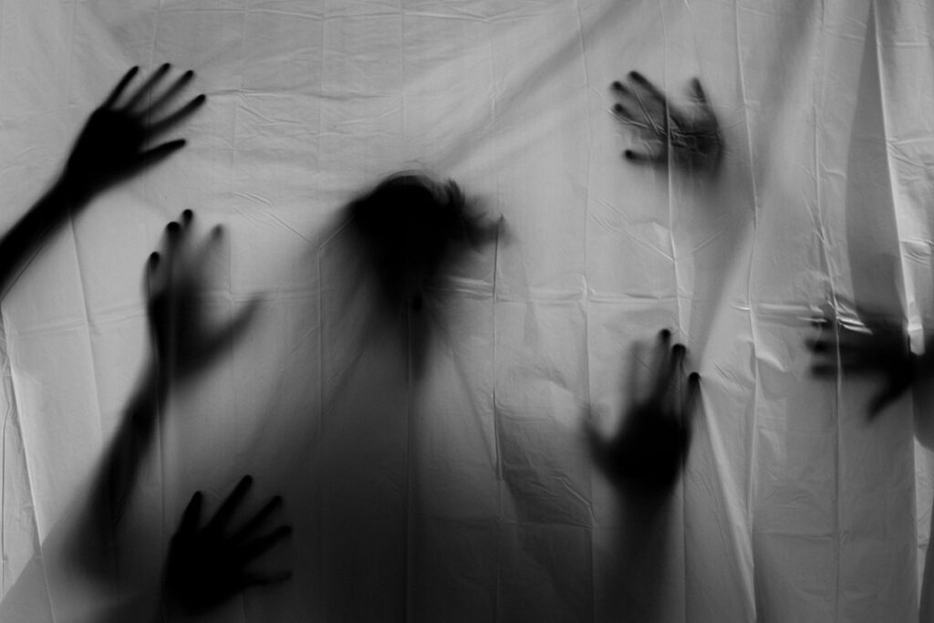 raising tension in horror